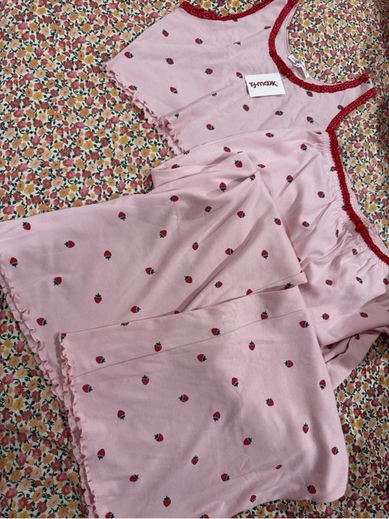 T.J.Maxx Other - T.J.Maxx Pink Strawberry-Print Women's Sleep Pajama Set XL